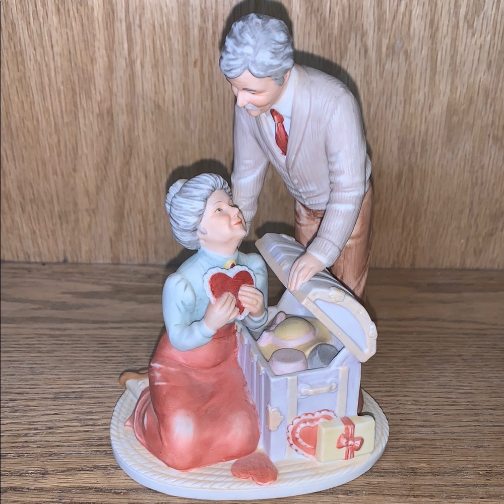 ♥️ Valentine Enesco Figurine 1989